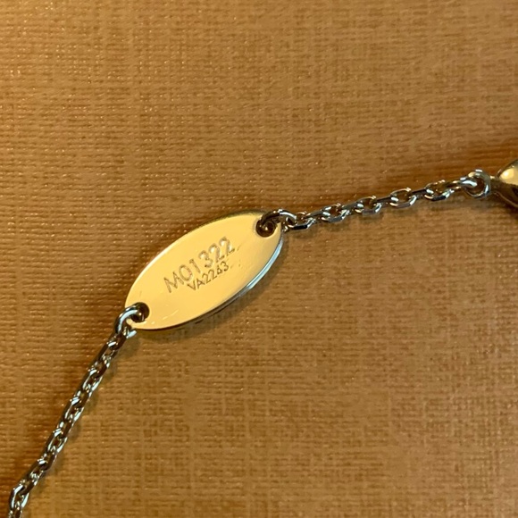 NEW with tags and original box. Louis Vuitton LV In the Sky Necklace. - Picture 7 of 7